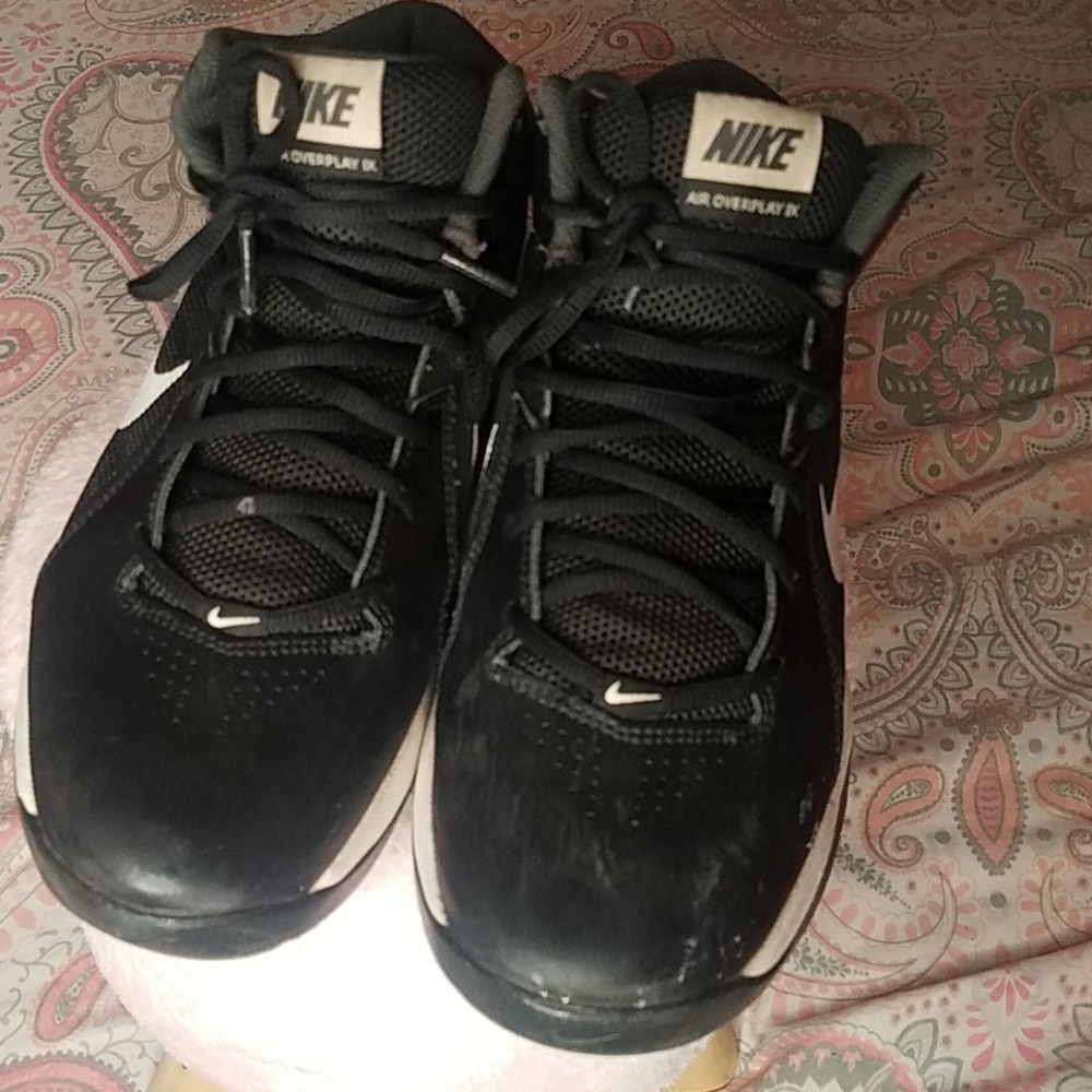 Nike air basketball shoes